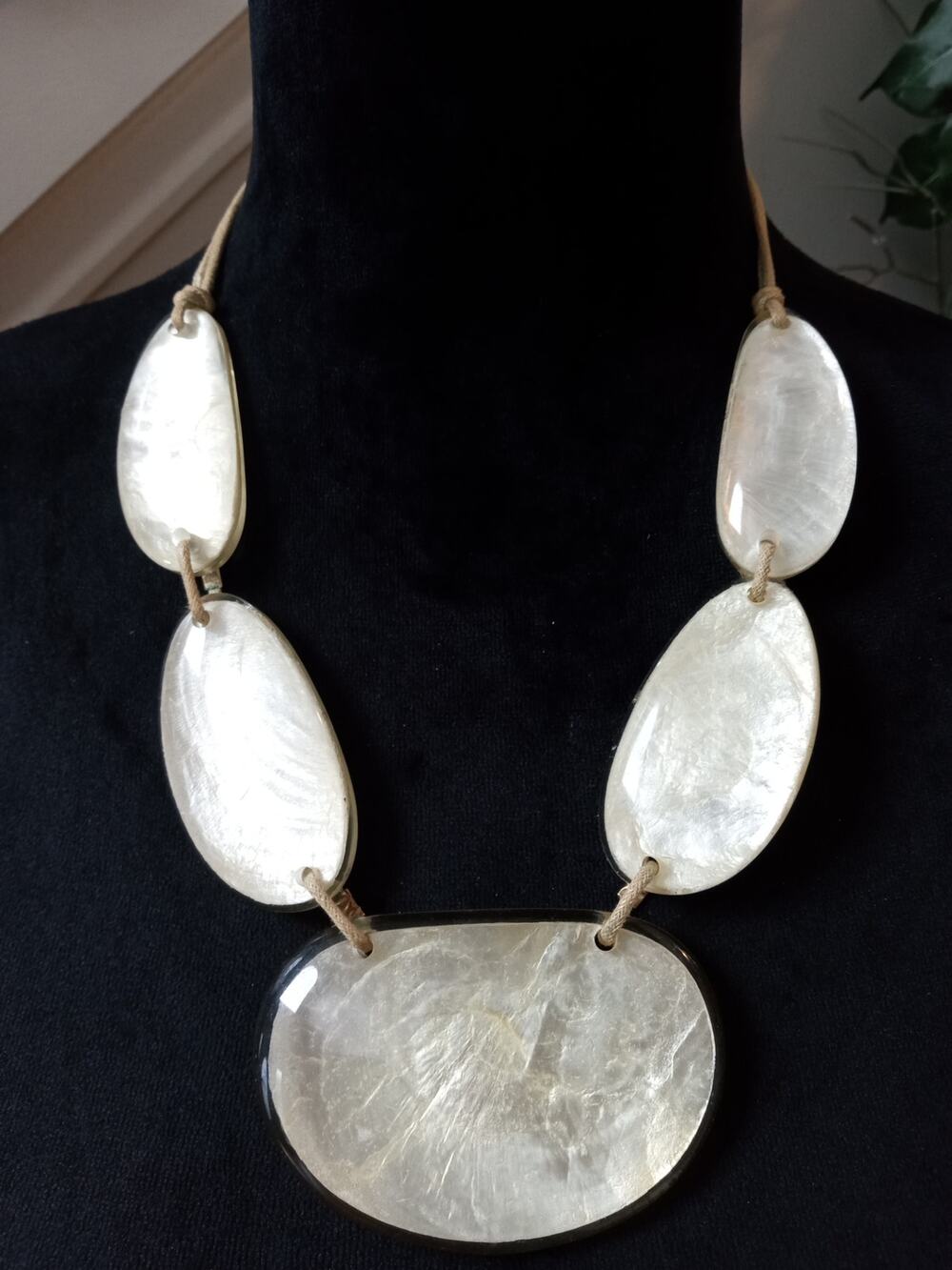 Large White Mother of Pearl Shell Statement Necklace Oval Bib Natural Shell